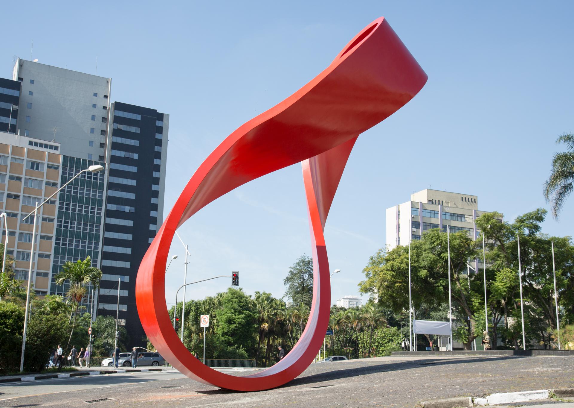 Monumento ao Trabalhador, obra de Tomie Ohtake em Santo André, no ABC Paulista.