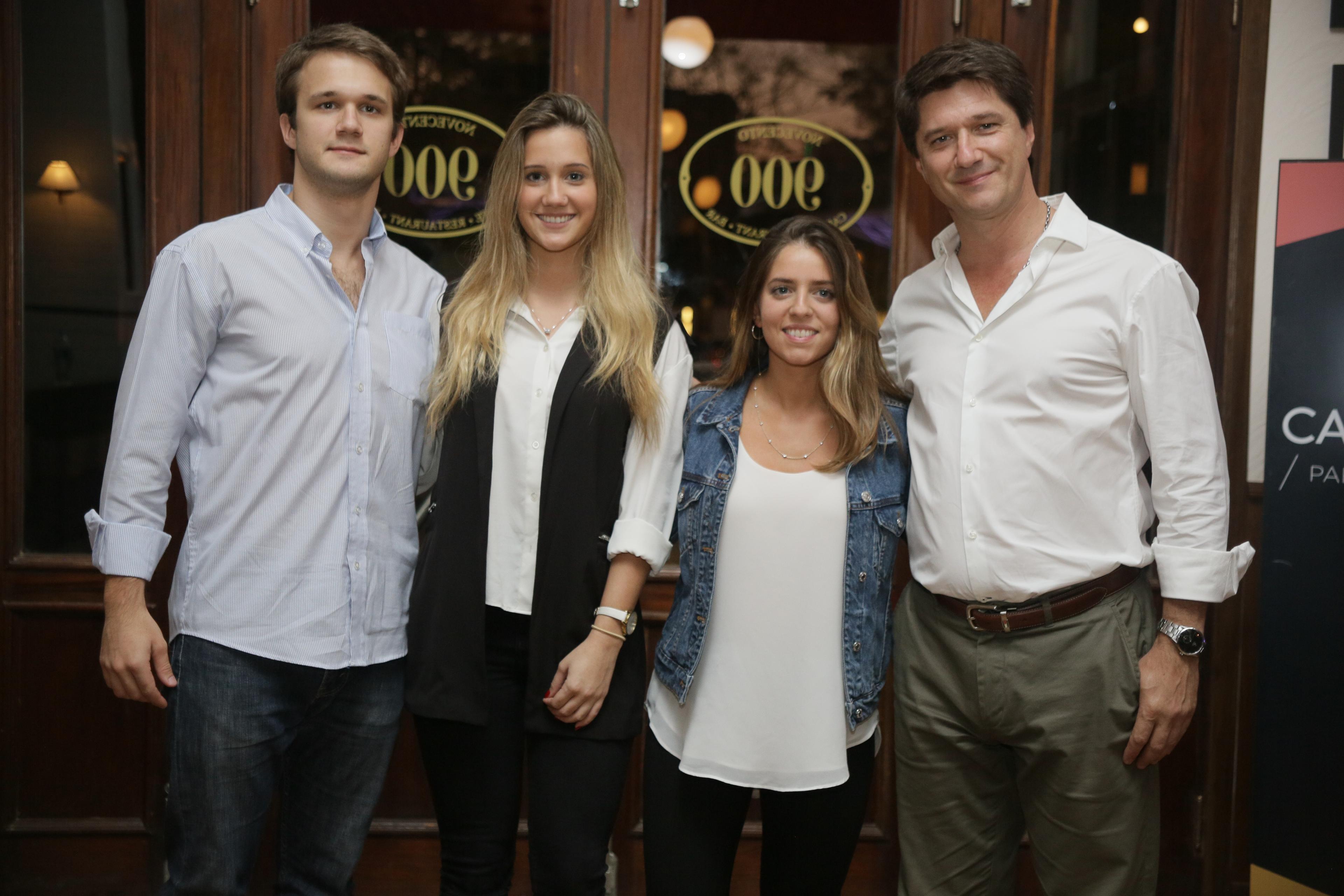 Martín, Lucía, Micaela e Leonardo Marchiori