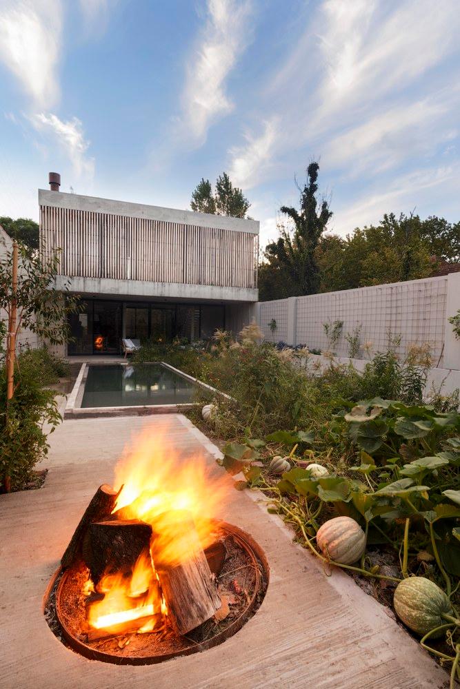 Casa sustentável possui jardins em todos os andares