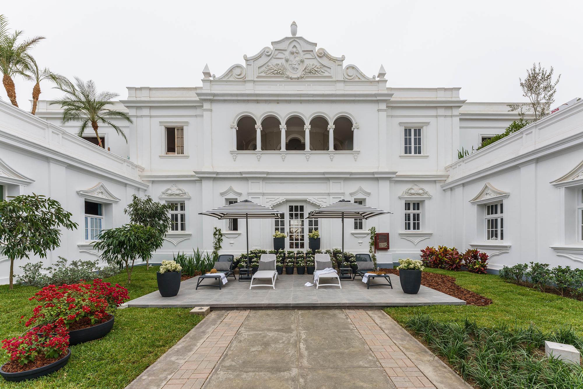 Marcia Lenz - El Jardín del Hotel