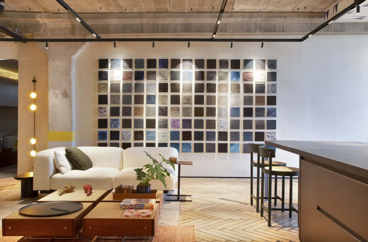 Loft do Colecionador é um mural vibrante de obras de arte brasileiras