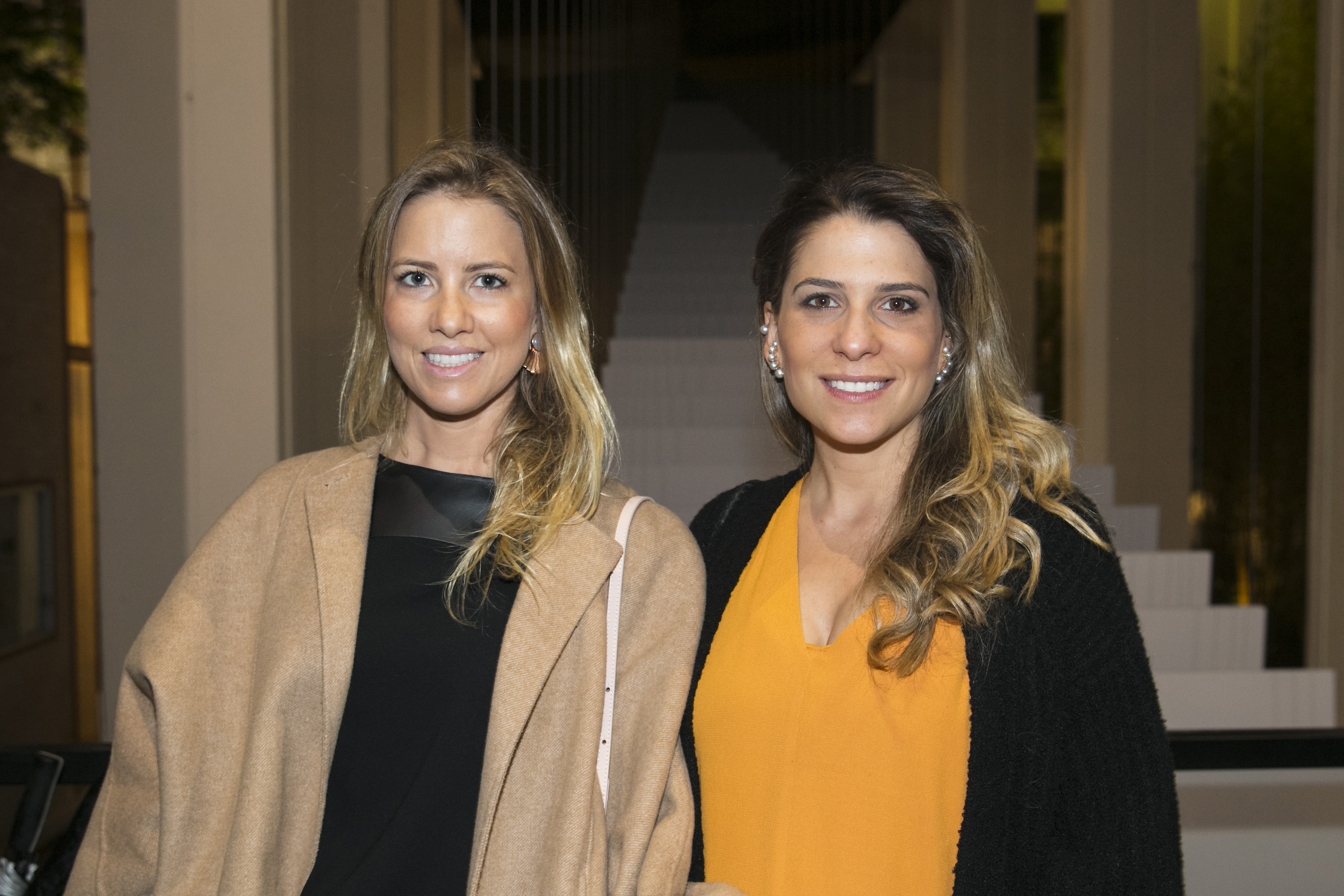 Carolina Oliveira e Adriana Helo