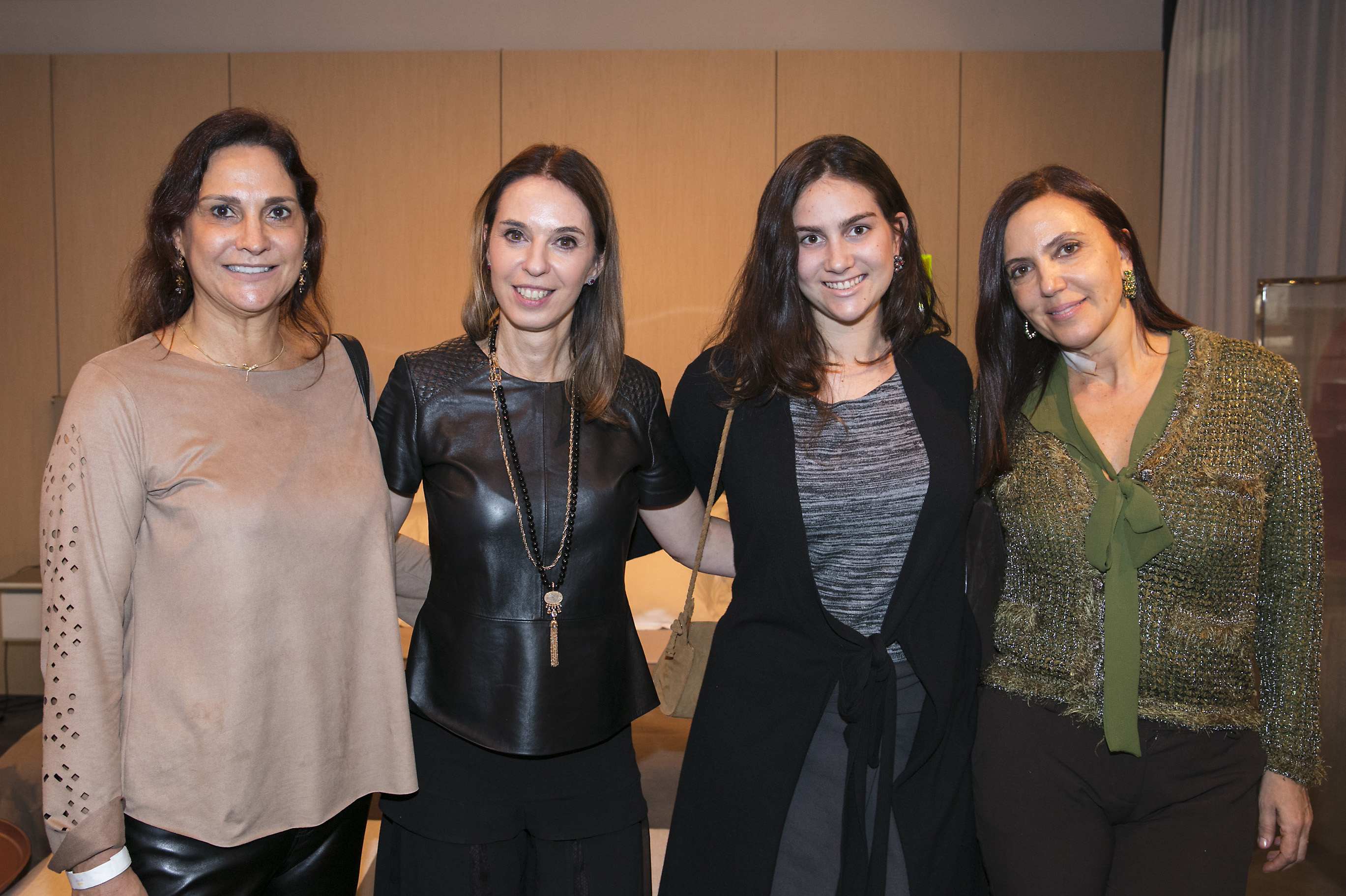 Debby Kacelnik, Esther Schattan, Vicky Kacelnik e Andrea Barzilai