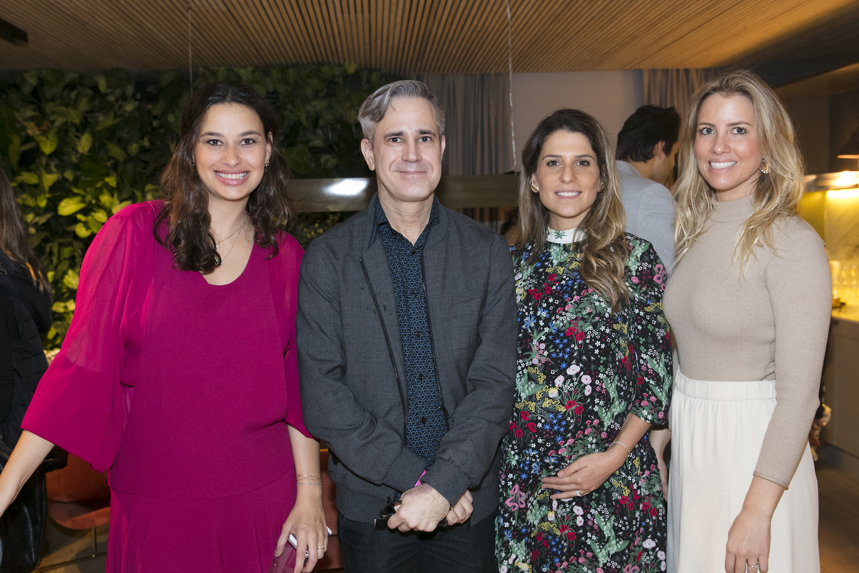 Marina Torre Lobo, Eduardo Simões, Adriana Helú e Carolina Oliveira