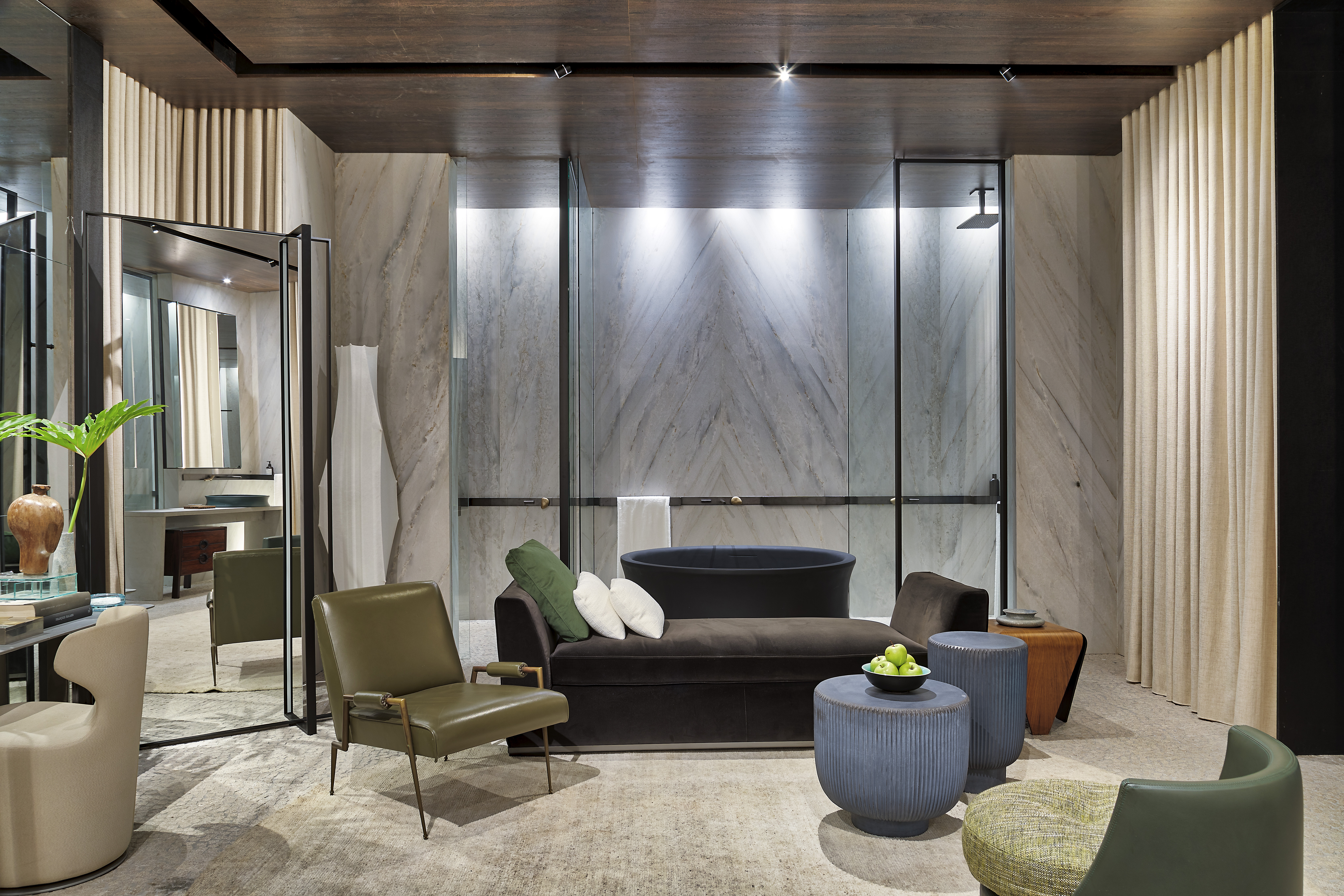 CASACOR São Paulo 2018 - Tenório. Neste ano, o arquiteto surpreende com A Cisterna de Deca, que inclui sala de banho, Hall da Cascata, para apresentar uma nova experiência com os produtos da marca.