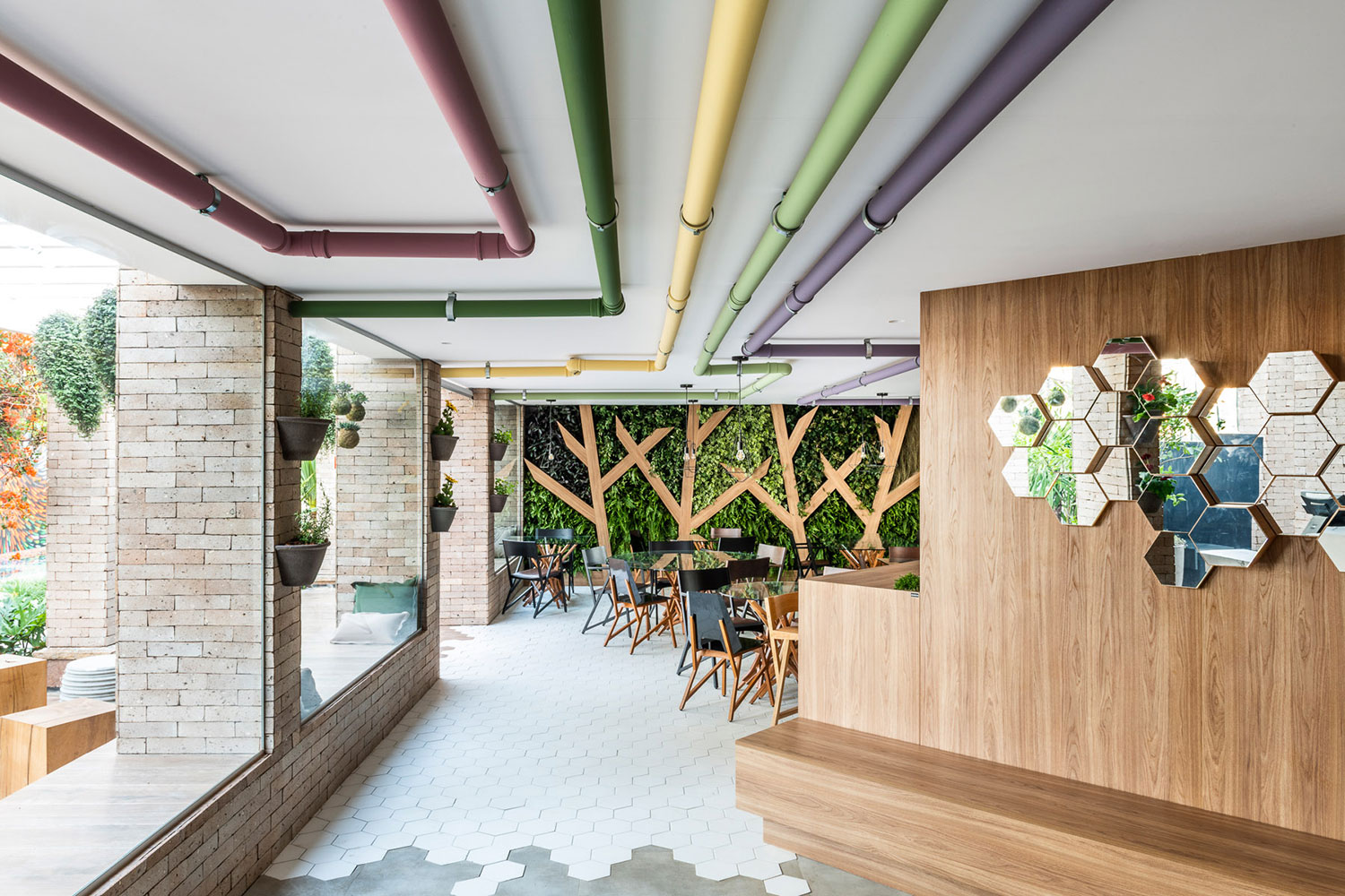 <strong>Espaço Comercial em Funcionamento:</strong> SP Arquitetura – Tea Lab