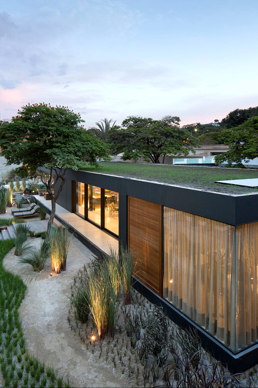 projeto de casa sustentável com telhado verde