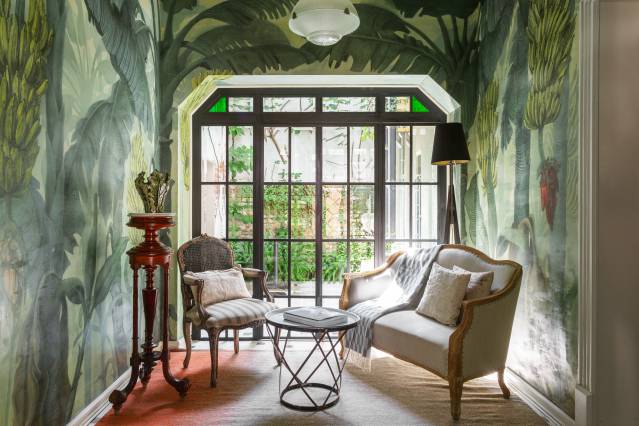 Casa Art Déco Romântica com Terraço. "Casa Josefa" é uma casa de três níveis de Art Déco que originalmente foi construída na década de 1920 e depois foi renovada por um designer e artista com um mural pintado à mão, com detalhes da época e influência francesa que caracteriza o bairro de Roma. - https://www.airbnb.mx/rooms/plus/17268085?adults=1&guests=1&location=Mexico%20City%2C%20Mexico&s=p6AbLiXP