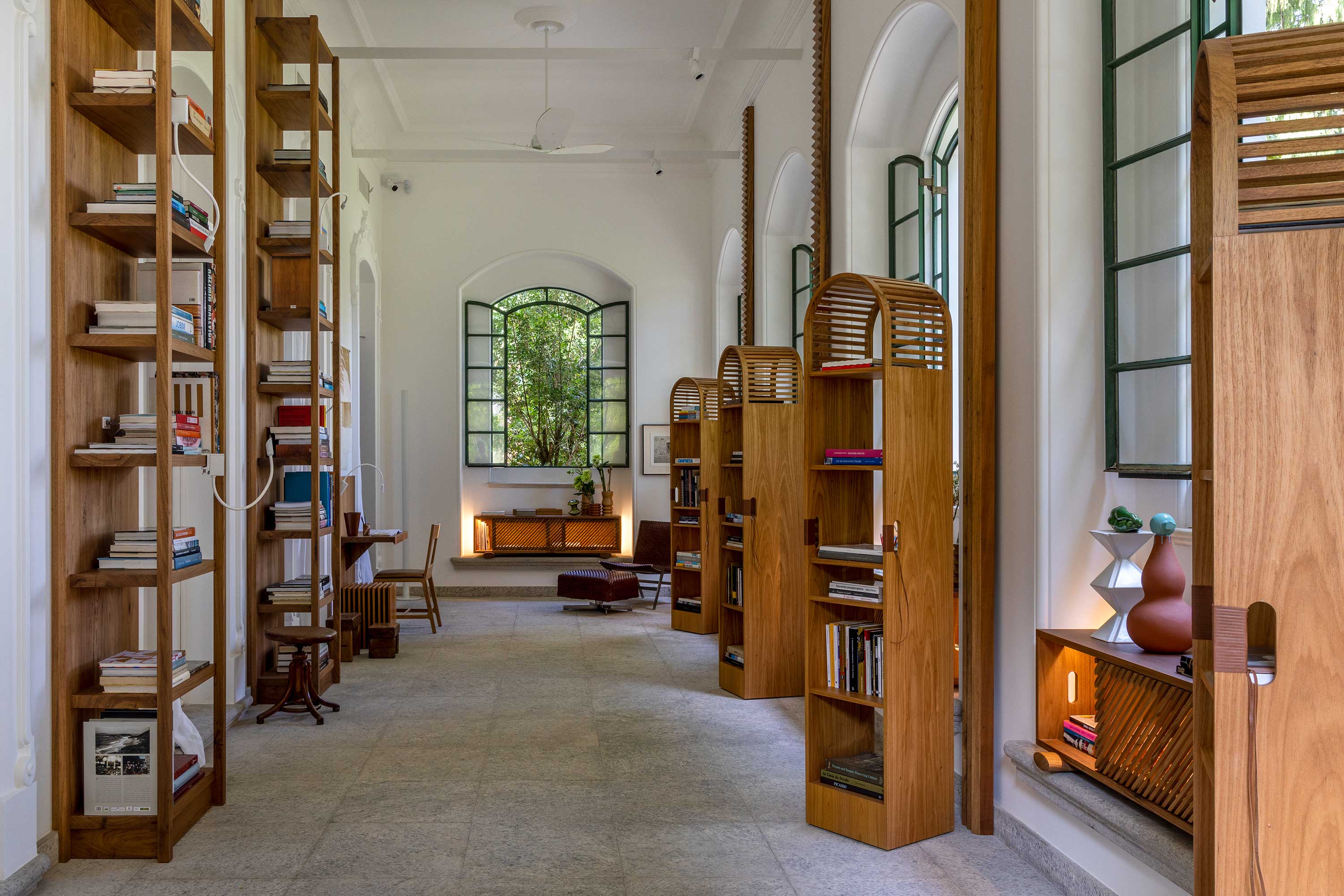 casacor rio de janeiro 2021 rj ambientes decoração arquitetura mostras lia felipe betina siqueira espaço iii pequena sala de estudos