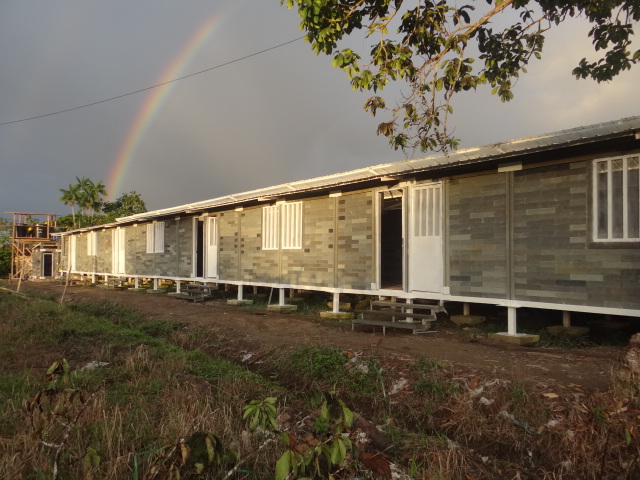 casas sustentaveis com tijolo plastico