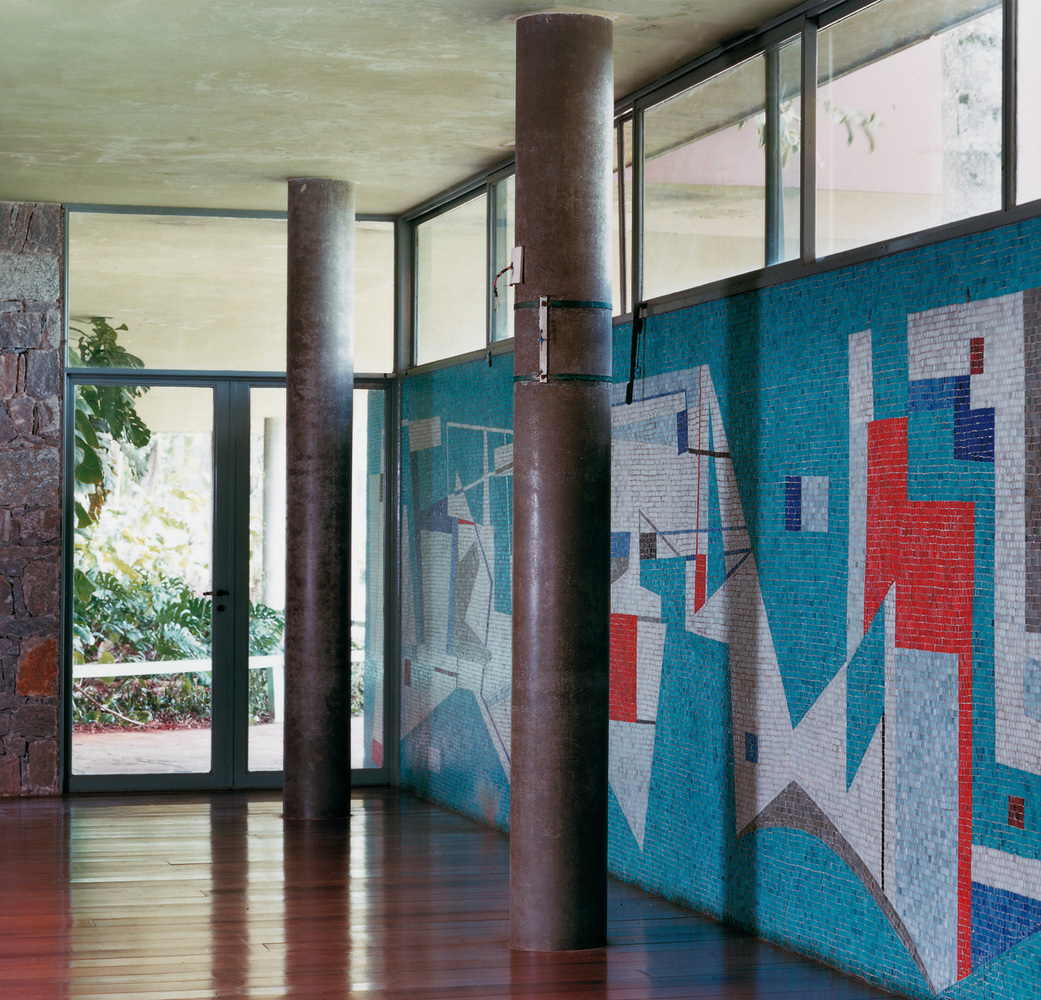 mural de azulejos feito por Rino Levi e Roberto Burle Marx no projeto de residência de Olivo Gomes