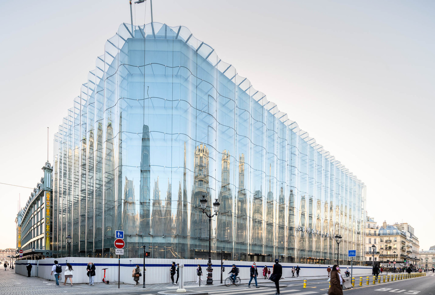 La Samaritaine, Paris, reabertura, escritório SANAA, vidro ondulado