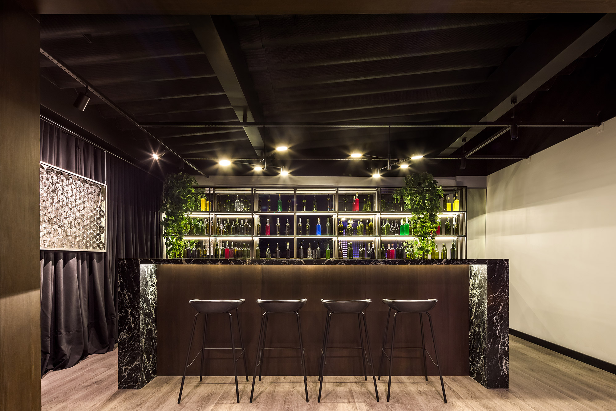 Arthur Calliari – Gin Bar e Lavabo Social