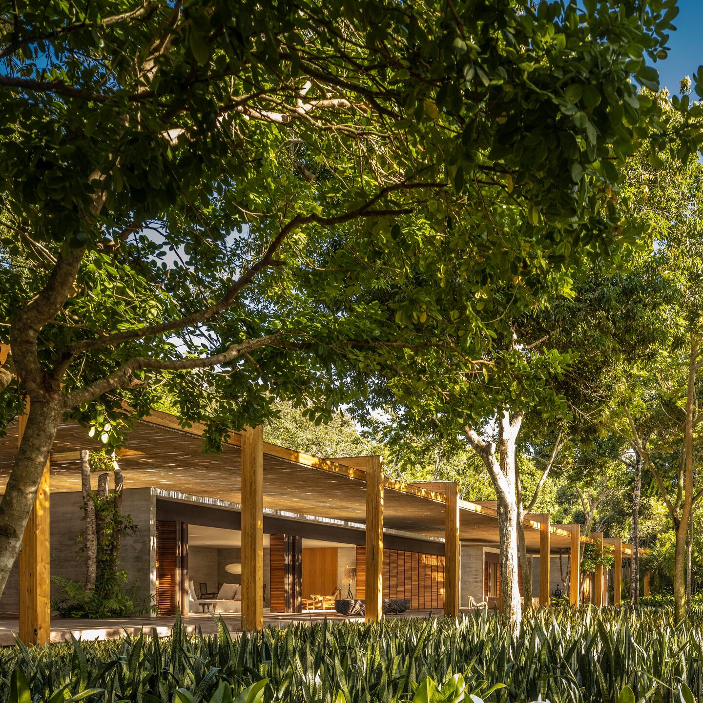 Sand House está localizada em Trancoso, na Bahia