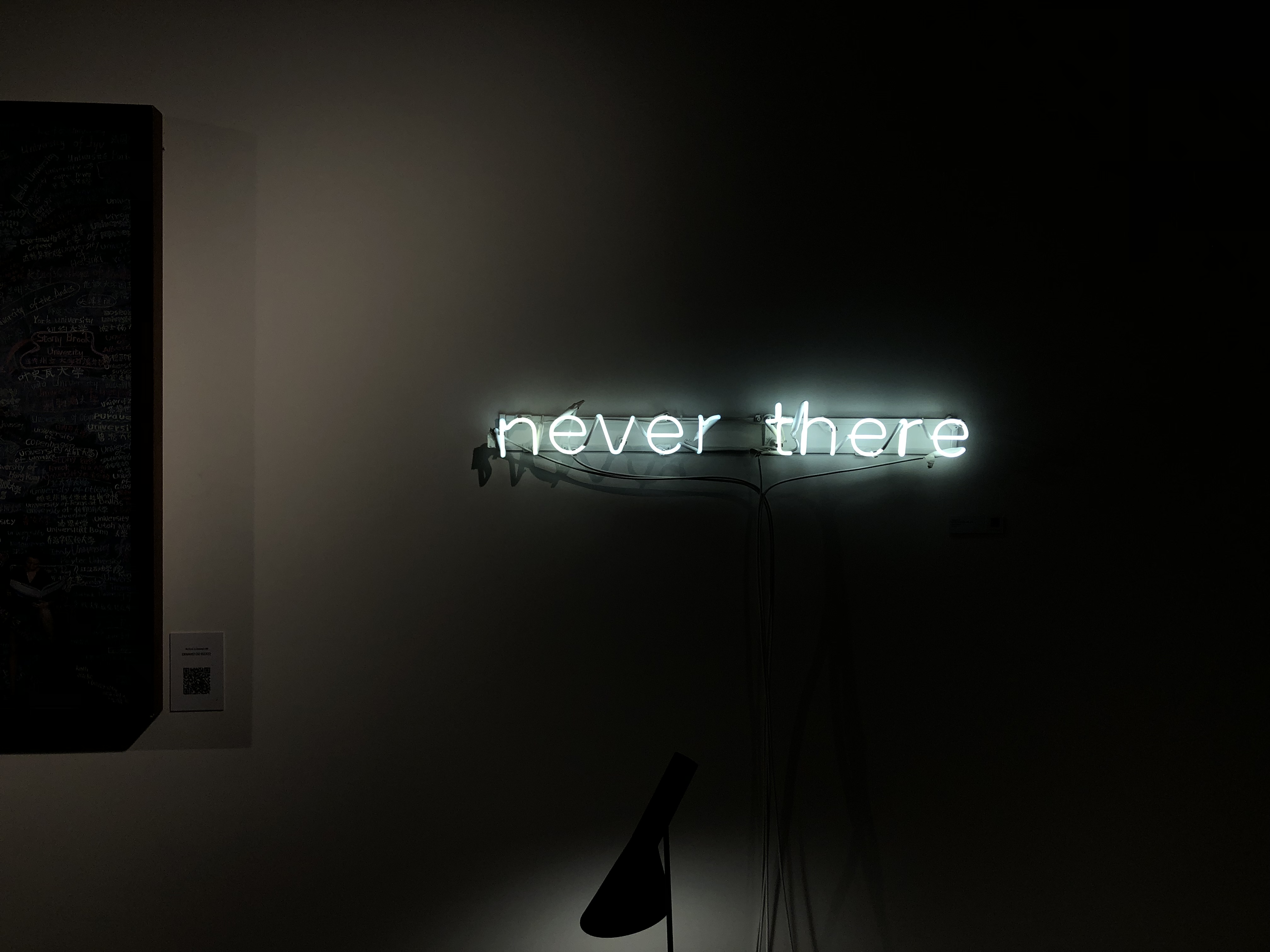 Never There (em tradução para o português: "Nunca Lá"). Debaixo do Bloco - Galeria Nova Modernista. Projeto da CASACOR São Paulo 2022 /