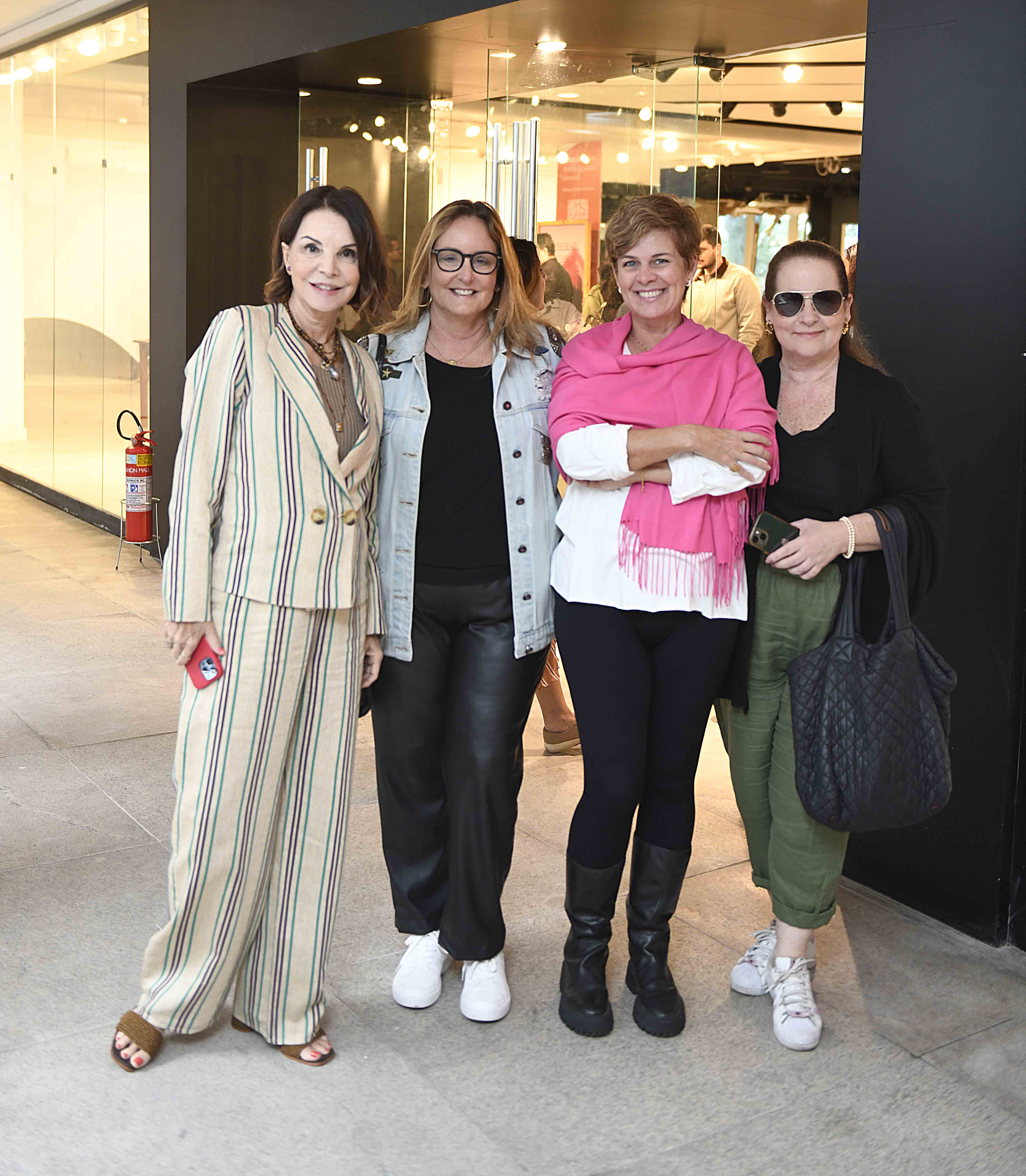 Patricia Mayer, Tiana Meggiolaro, Monica Camargo e Bia Mayrinck.