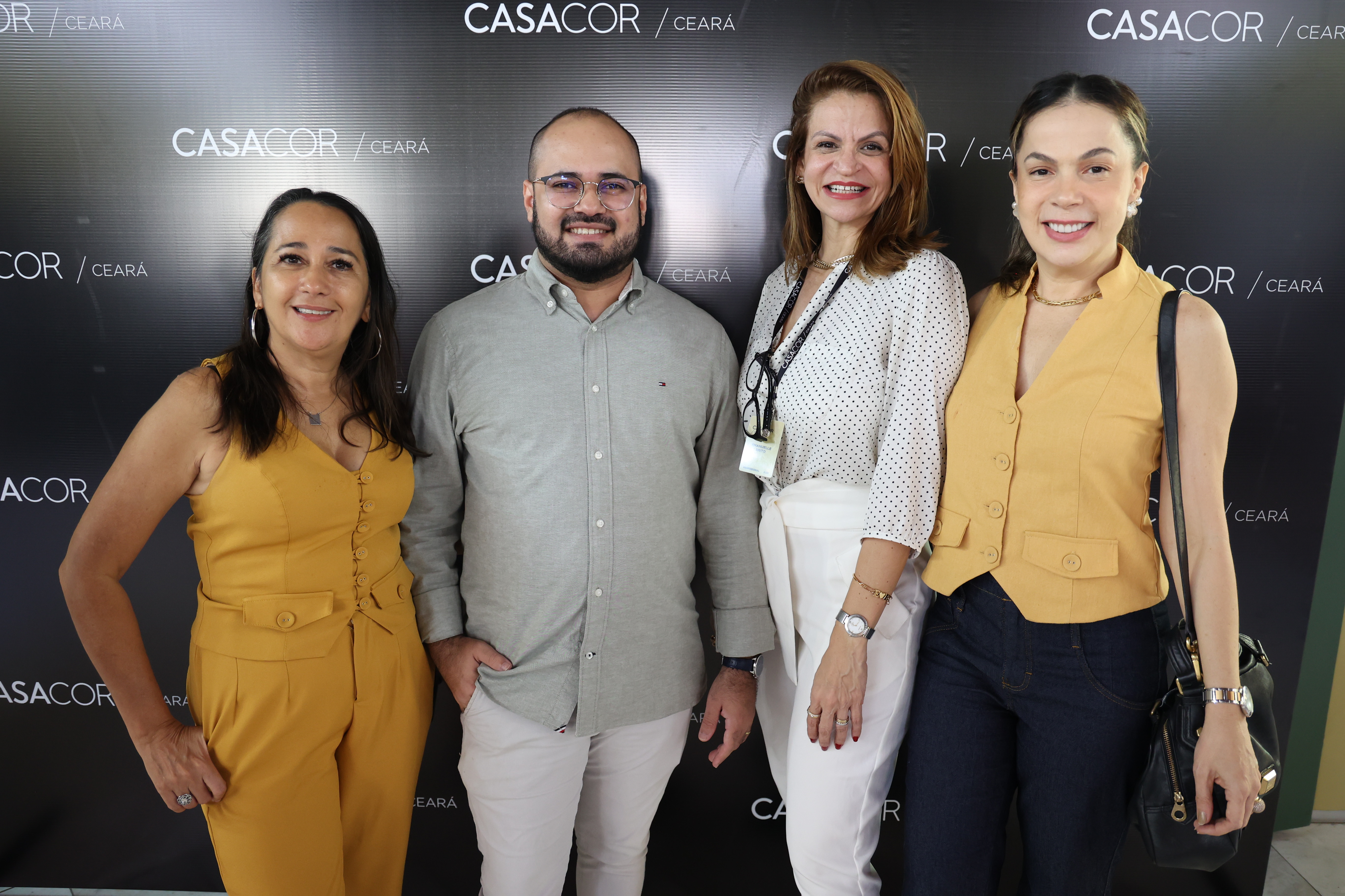 Solange Lemos, Victor Alves, Emanuelle Brito e Roberta Fontelles.