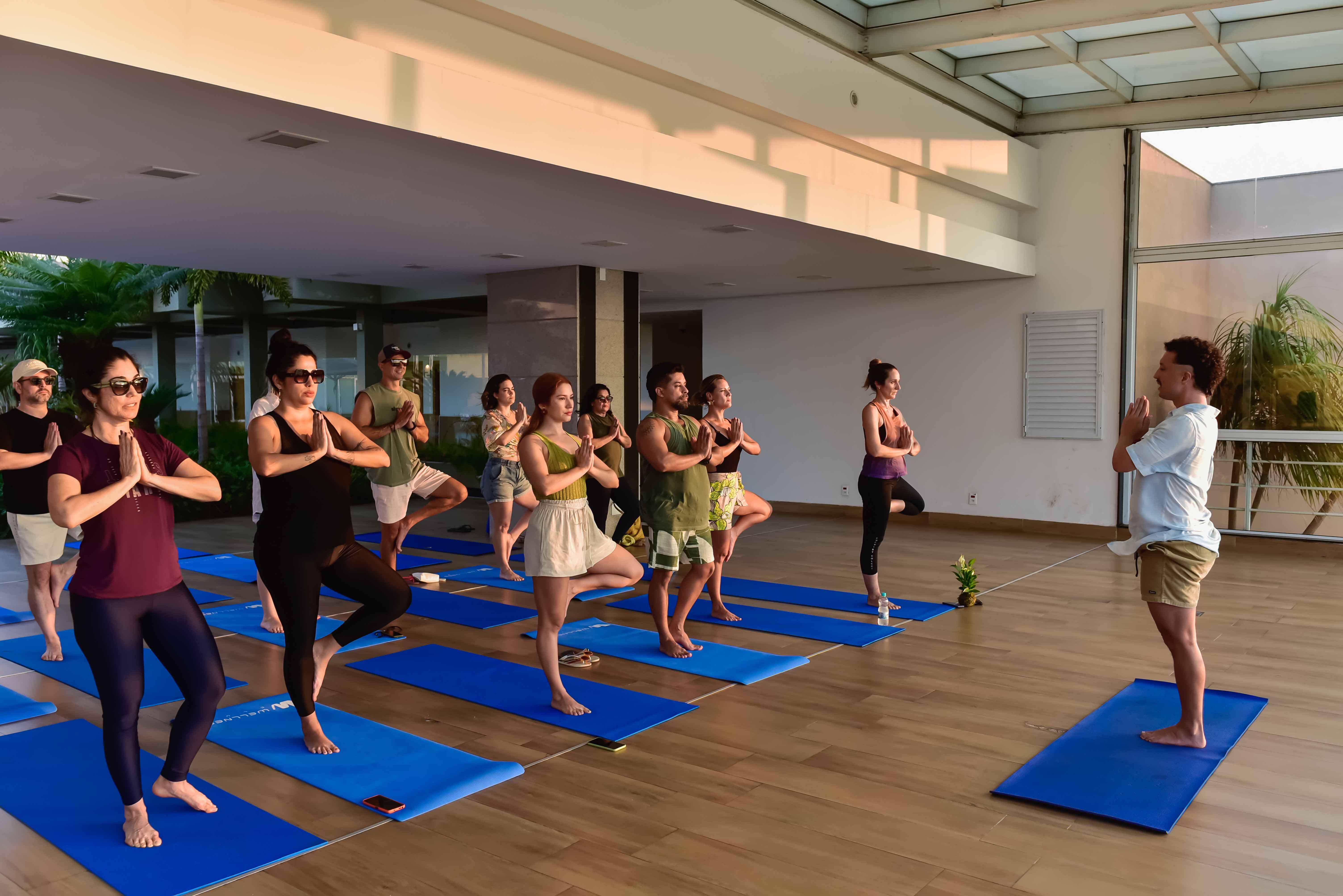 Yoga com Dante Negreiros durante o Experience Day CASACOR Espírito Santo.