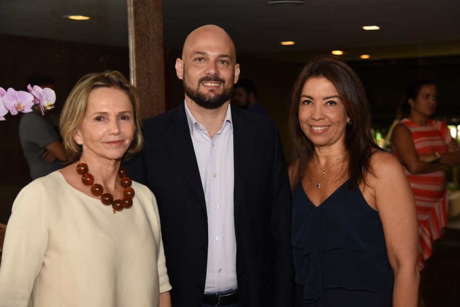 Sheila Podestá, Thiago Galvão e Eliane Martins