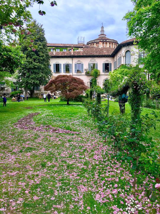 <strong>AIRBNB - La Vigna di Leonardo</strong> - Graças a inciativa do portal Airbnb, um dos endereços mais incríveis e prestigiados da cidade de Milão foi aberto ao publico: La Vigna di Leonardo.
