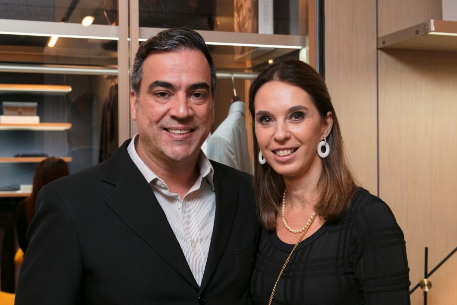 Cadu Torres e Esther Schattan