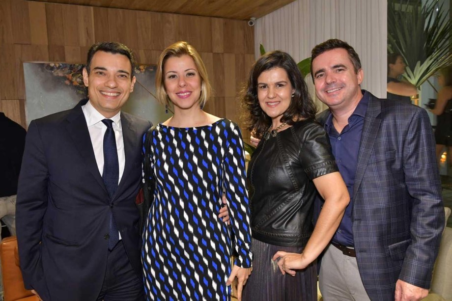 <span>Marcelo Oliveira, Carmen Eijeiro, a design floral Tetê Castanha e Marcio Castanha. </span>