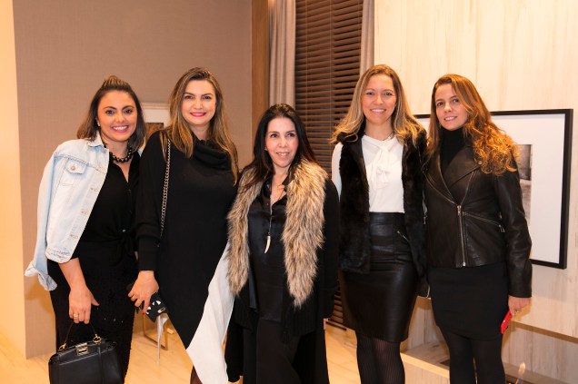 Andrea Lenz, Alessandra Olivastro, Paola Ribeiro, Elenice Cardoso e Juliana Borges