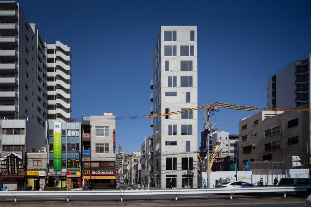 Tatsumi Apartment House: Hiroyuki Ito Architects