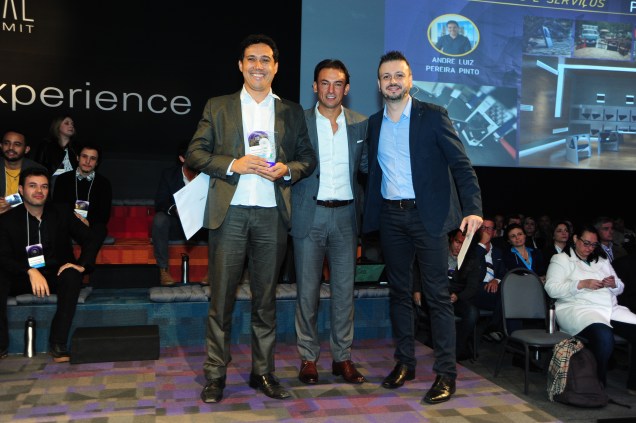 Categoria Produtos e serviços (da esquerda para a direita): André Luiz Pereira Pinto, Patrick Mendes, Fernando Mariante