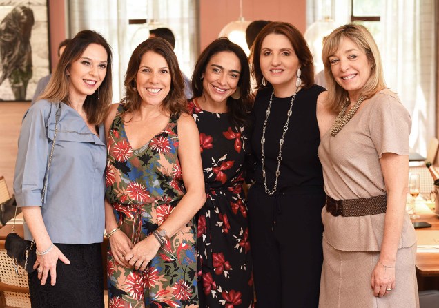 Esther Schattan, Andrea Neves Duarte, Ana Paula Iespa, Simone Orlean e Anette Rivkind.