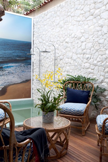 CASACOR São Paulo 2013 - Sig Bergamin. O arquiteto projetou um spa integrado com inspiração em uma casa de praia, em que o visitante pôde conhecer novos modelos de louças, metais e tendências em acabamentos apresentados pela marca.