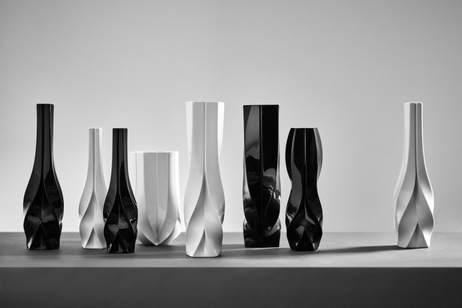 A feira foi palco para um novo lançamento de objetos projetados por Zaha Haddid. A coleção, que incorpora o processo inventivo da profissional, apresentou uma taça de vidro em formato de "redomoinho" e uma coleção em mármore monocromático.