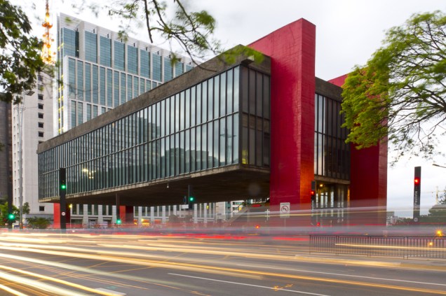A arquiteta ítalo-brasileira Lina Bo Bardi é uma das maiores representantes do modernismo brasileiro. Sua obra mais representativa é o Museu de Arte de São Paulo – o MASP (foto).