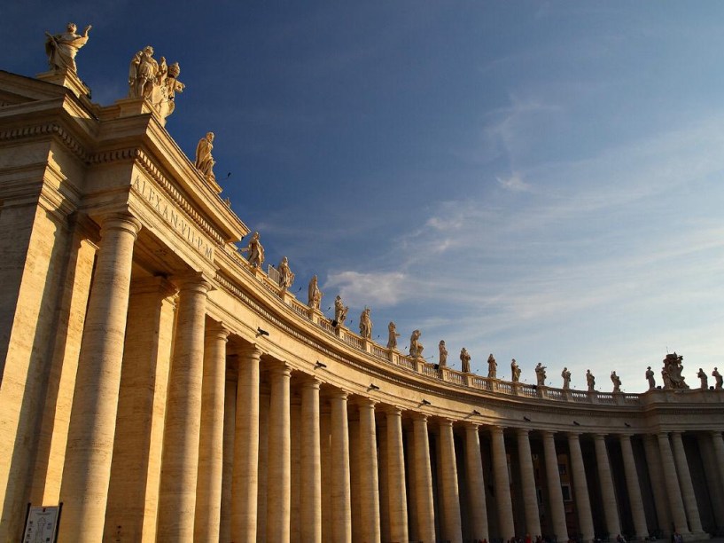 Coluna de Bernini - Vaticano - Piazza San Pietro - Roma.