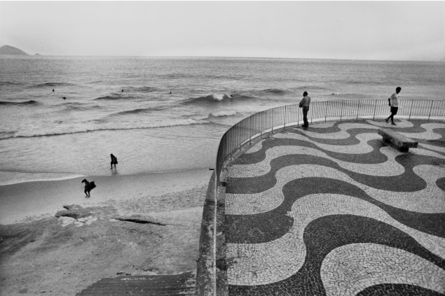 Andrea Rehder Arte Contemporânea. André Cypriano - “Calçadão”, da série “Rio de Janeiro”, 1993.