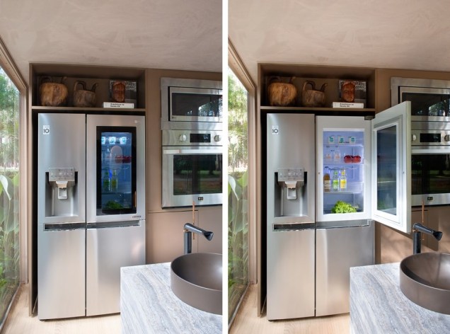 Geladeira Smart LG French Door Inverter. Equipada com um painel de vidro que se ilumina com dois toques, permitindo ao usuário verificar o que há na geladeira sem precisar abri-la. Isso conserva os alimentos por mais tempo e economiza energia de refrigeração.