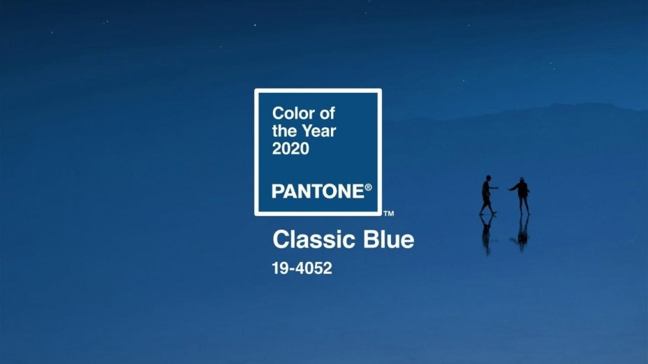 PANTONE 19-4052 Classic Blue: "Uma cor azul sólida e confiável na qual podemos sempre nos apoiar", definiu Leatrice Eiseman, diretora executiva do Pantone Color Institute, sobre o tom atemporal e elegante que lembra a cor do céu ao entardecer e possui qualidades calmantes.
