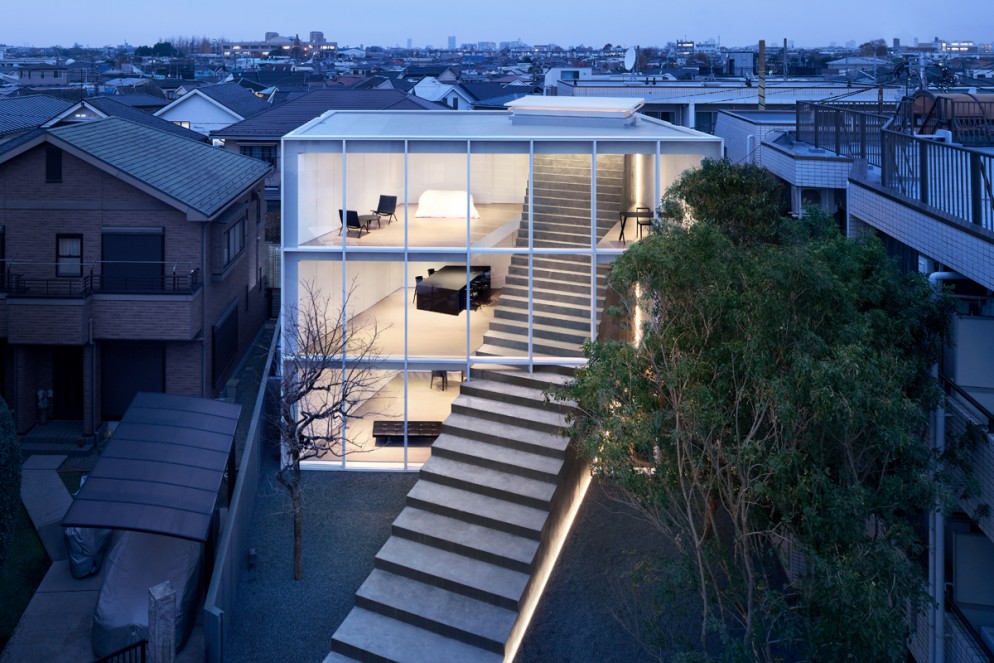 Visão aérea da casa projetada pelo design Oki Sato.