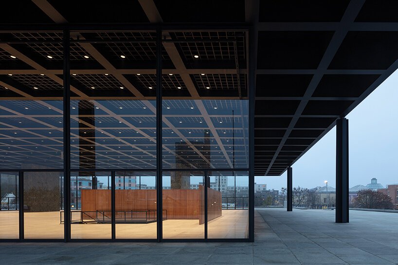 As primeiras imagens da renovada Neue Nationalgalerie, o famoso edifício do museu em Berlim projetado por Mies Van Der Rohe, foram reveladas.