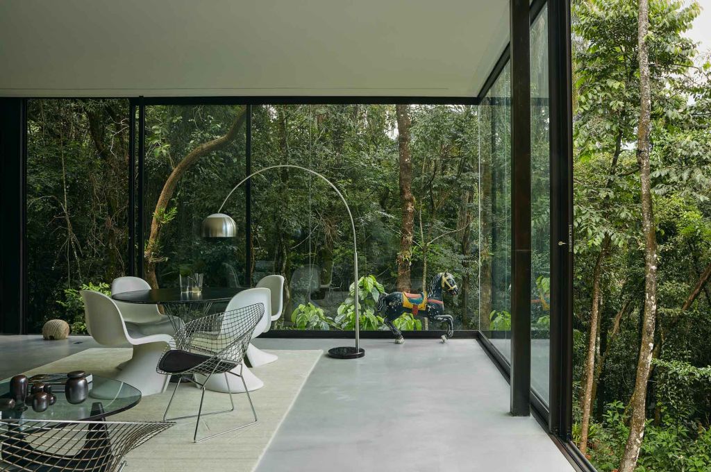 angela roldão casa de vidro arquitetura casa de campo construção projeto vidro natureza floresta modernismo casacor foto jomar bragança