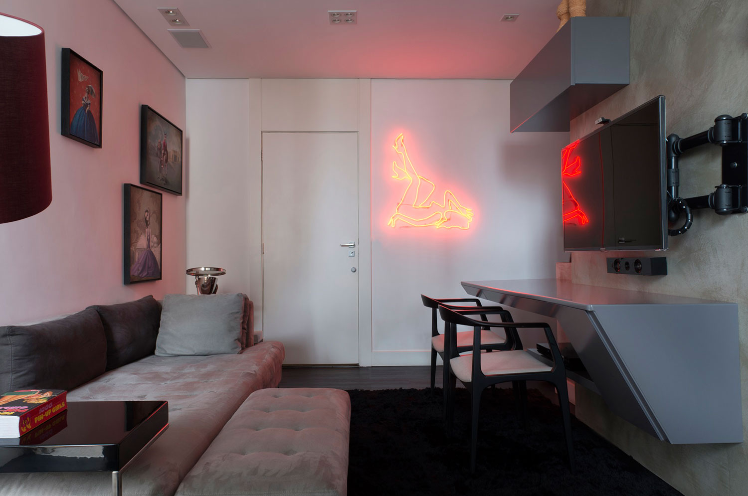 Ricardo Abreu transforma apartamento de 27 m² em loft moderno