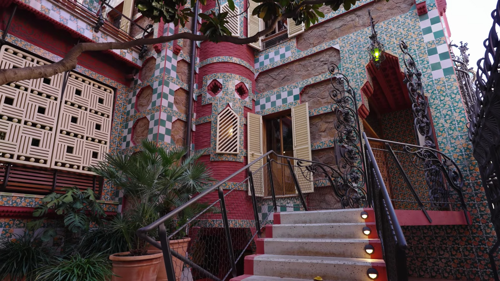 casa vicens gaudi barcelona abre para hospedagem airbnb
