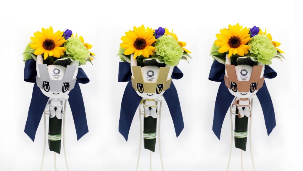 Buques olimpicos com flores japonesas