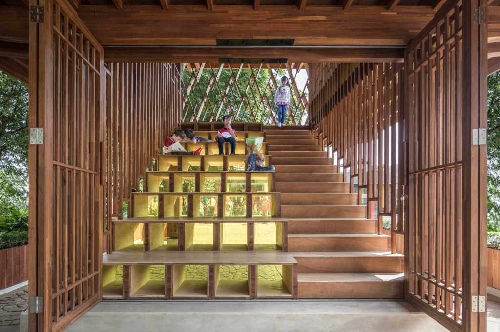 microbiblioteca; madeira; sustentabilidade; indonésia