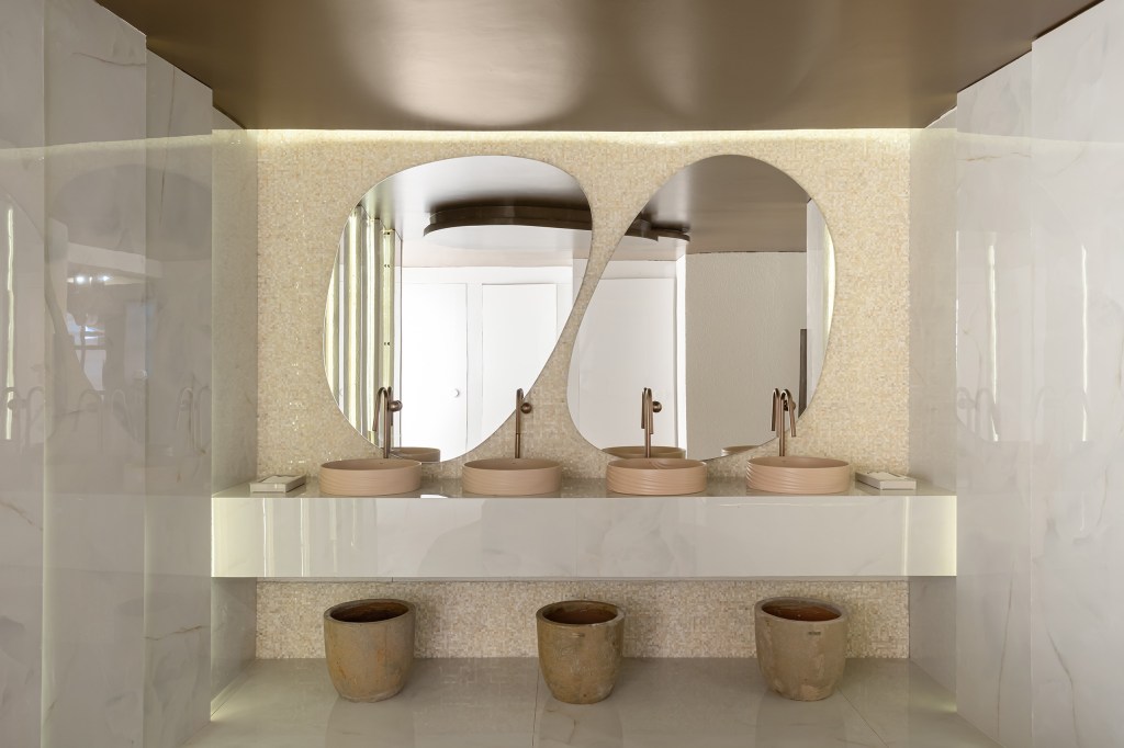 vilaville arquitetura banho zahir banheiro casacor sp sao paulo 2022 banheiro espelho