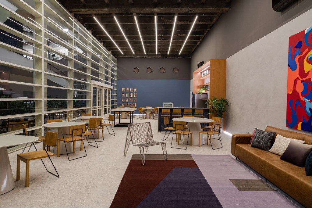 priscila cox cafe modernista casacor sao paulo sp 2022 cafe tapete sofa quadro vidro restaurante