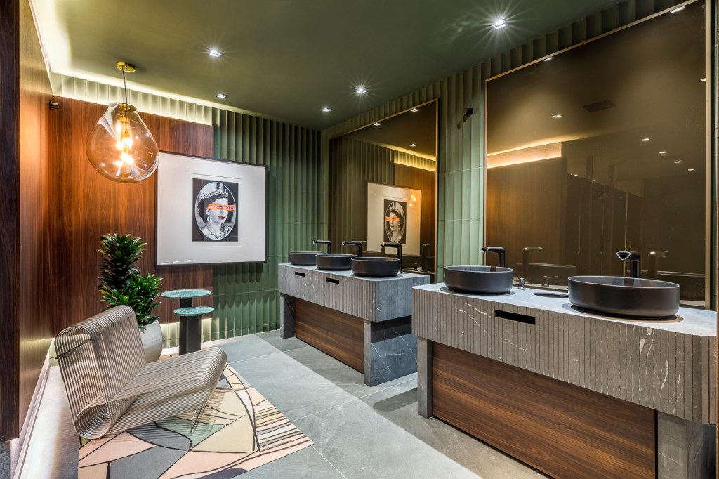 daiane antinolfi galeria restaurantes casacor sao paulo 2022 decoracao banheiros modernos