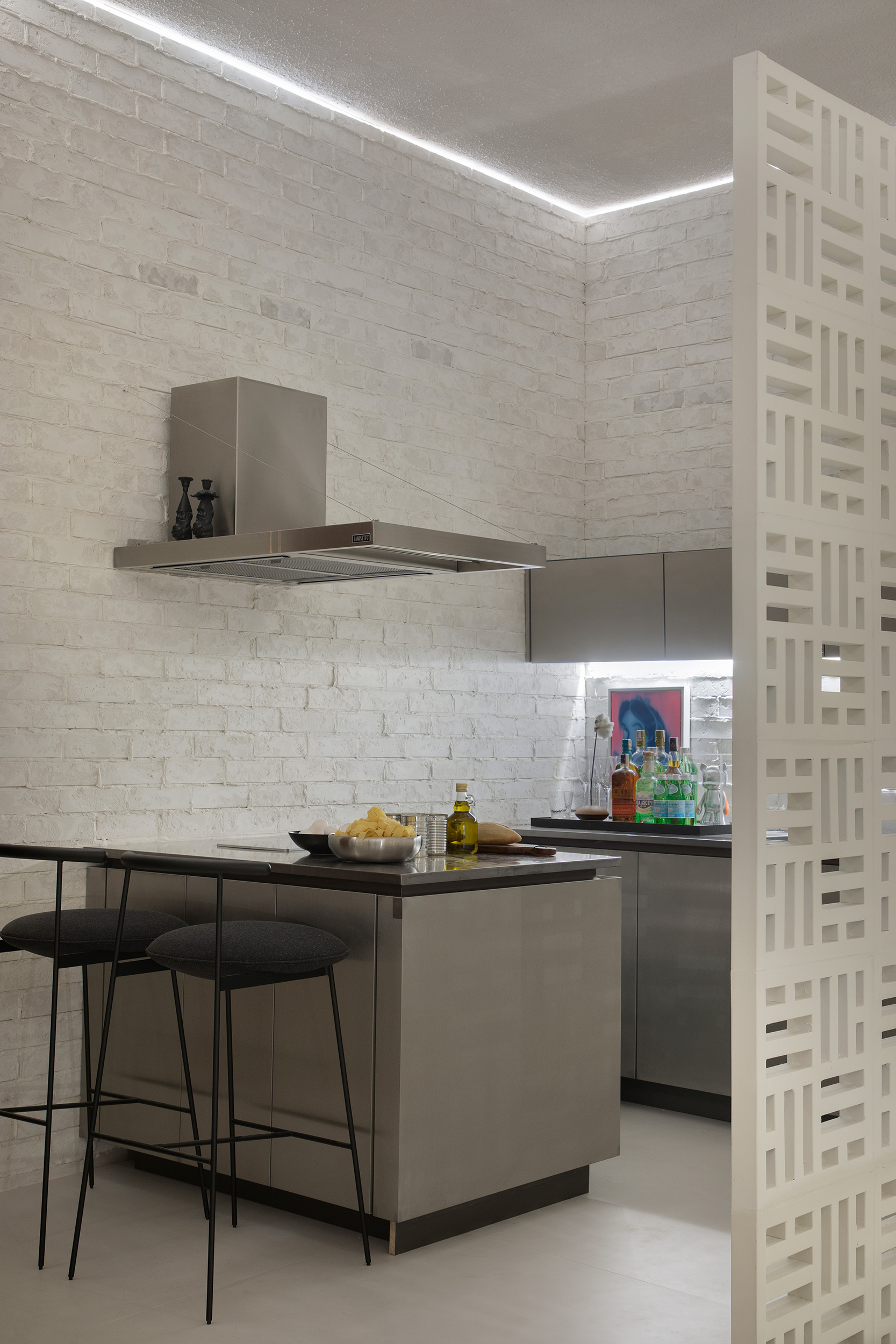 gregory copello estudio ostuni casacor sao paulo 2022 decoracao design mostras cozinha cobogo branco