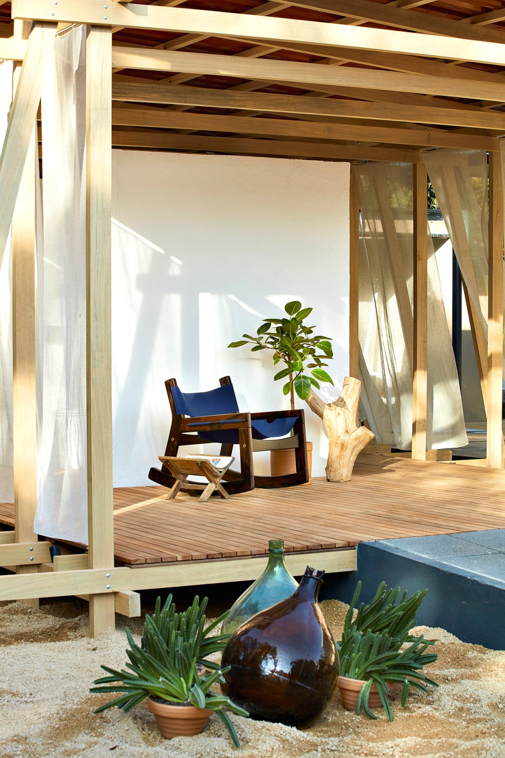 aberta arquitetura pavilhao praia casacor minas gerais 2022 casa fachada madeira cadeira