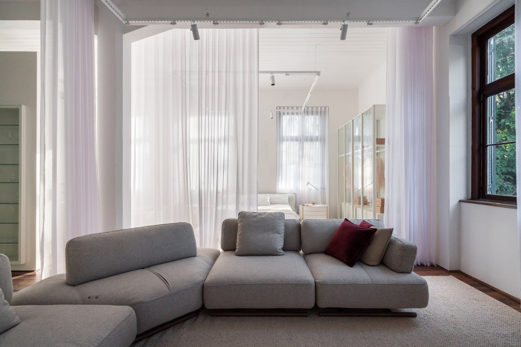 lineastudio arquitetura casa pluma casacor rio grande do sul 2022 loft branco integrado sala living